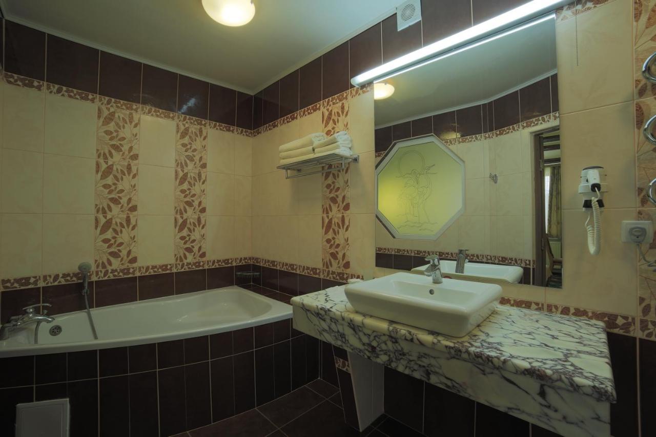 Сонячна Долина Готель Фортеця Boyany Exterior photo